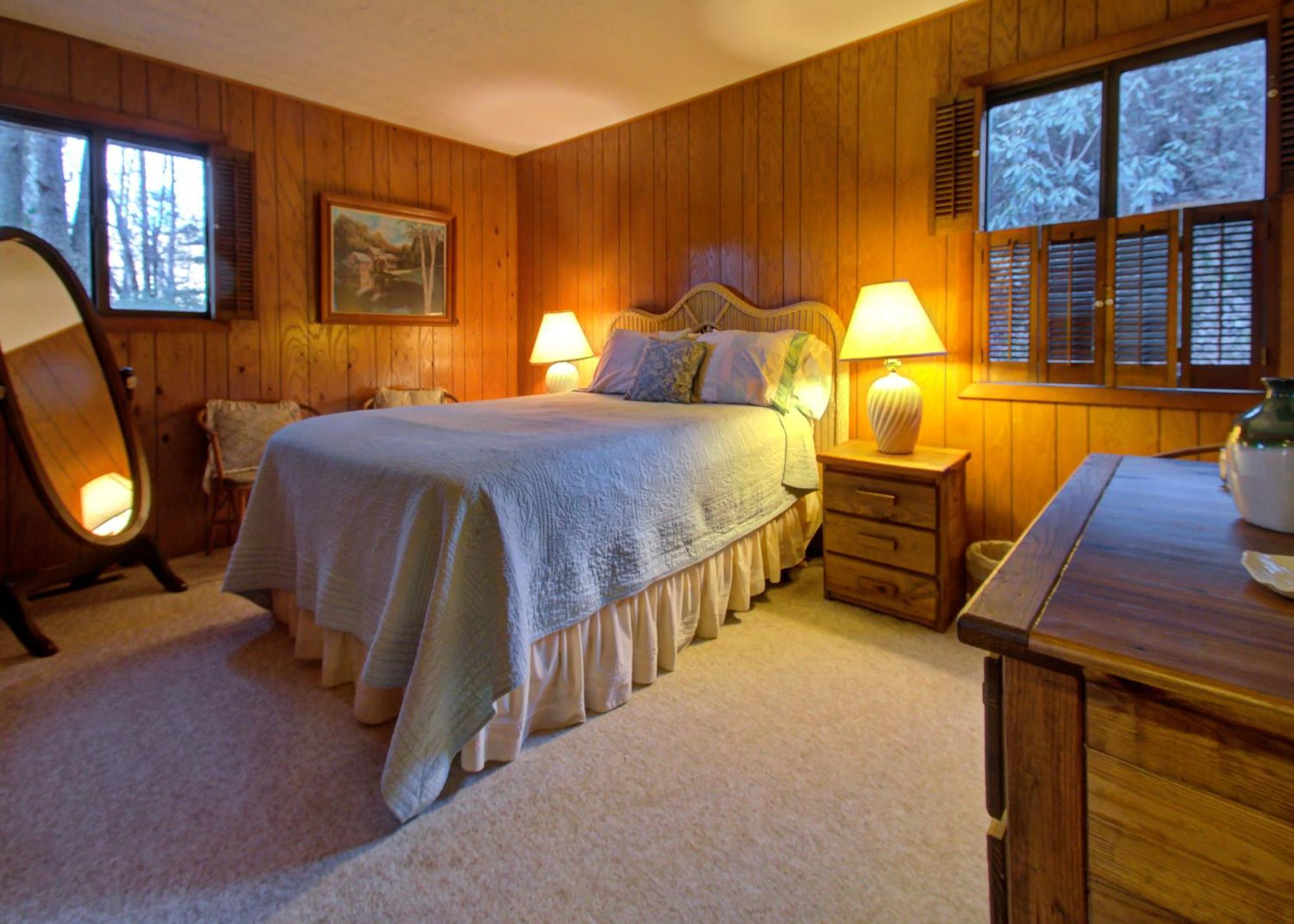 Mt Mitchell Cabin Rentals Busick Room photo