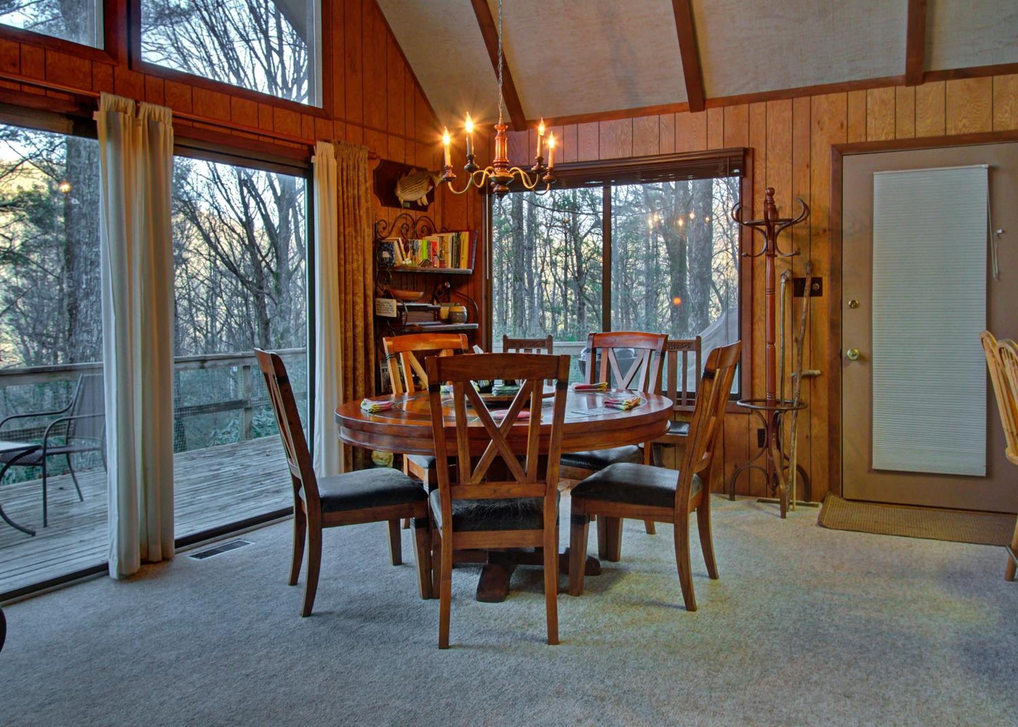 Mt Mitchell Cabin Rentals Busick Room photo